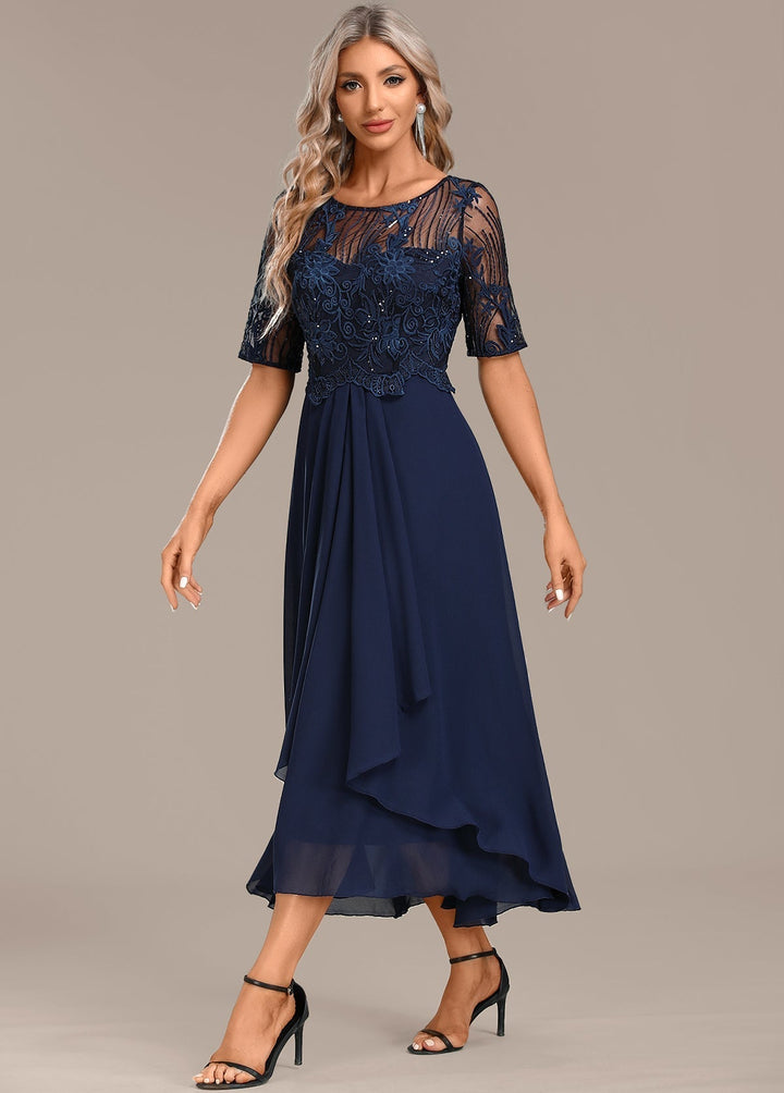 Sophie | Vestido midi de encaje marino con manga corta y cuello redondo
