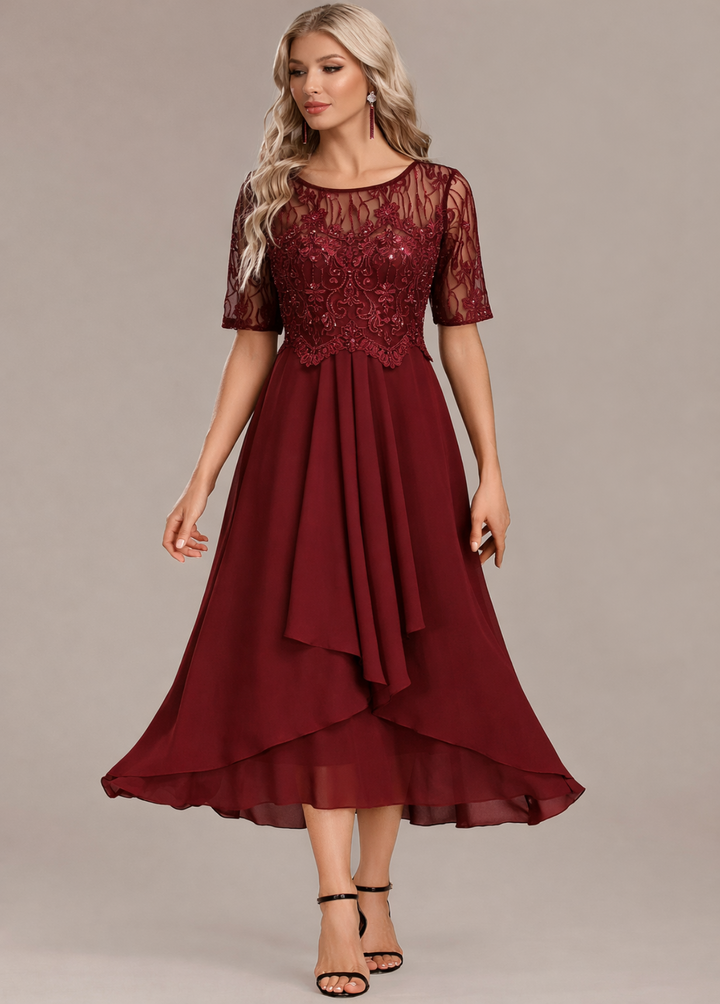 Sophie | Vestido midi de encaje marino con manga corta y cuello redondo