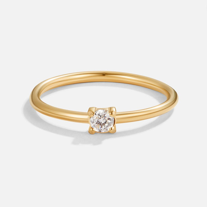 Anillos de oro con piedra de nacimiento