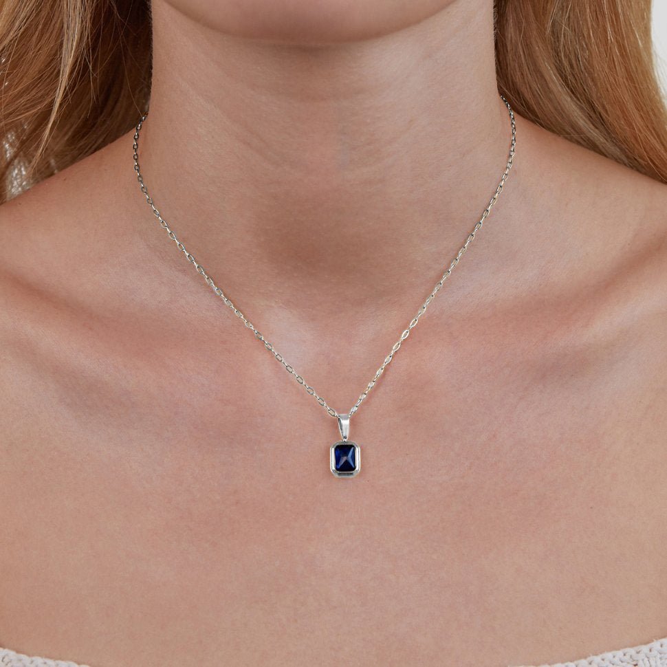 Colgante azul océano con cadena de plata