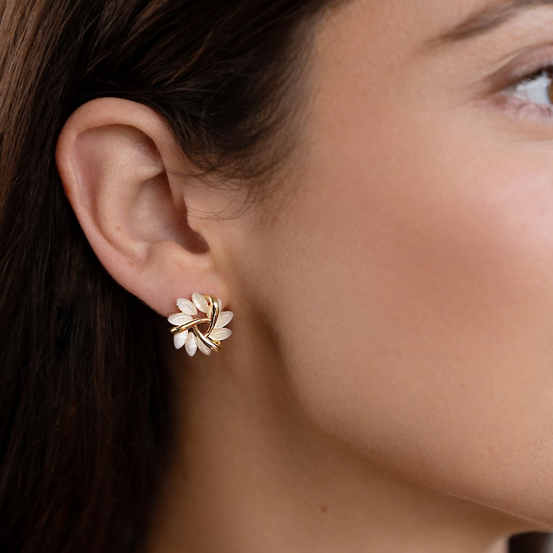 Pendientes de Oro con Flores de Ópalo