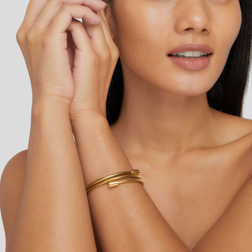 Pulsera de oro retorcida